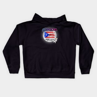 Boricua aunque naciera en la luna. Kids Hoodie